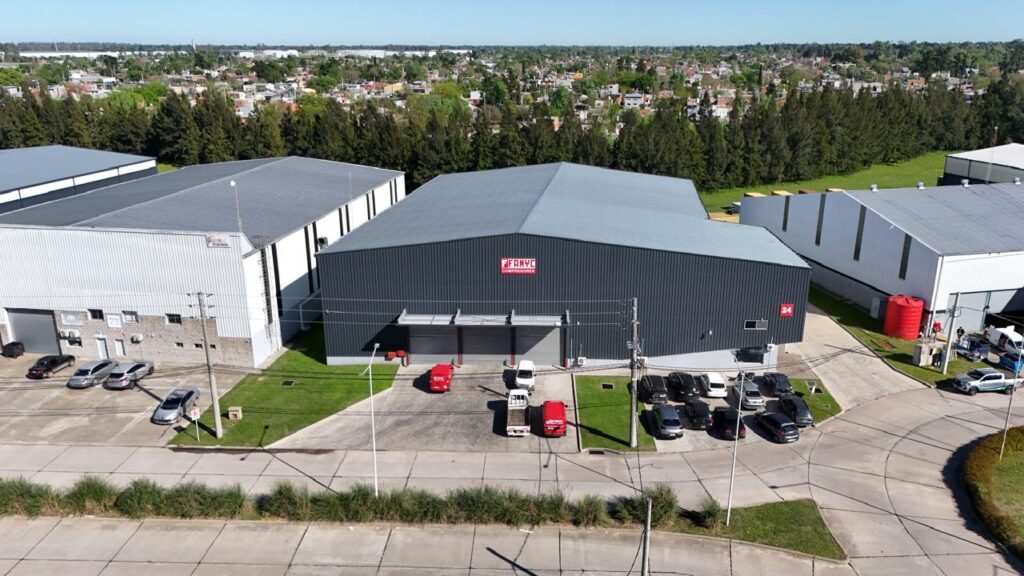 famyc compresores a tornillo taller industrial Buenos Aires argentina.